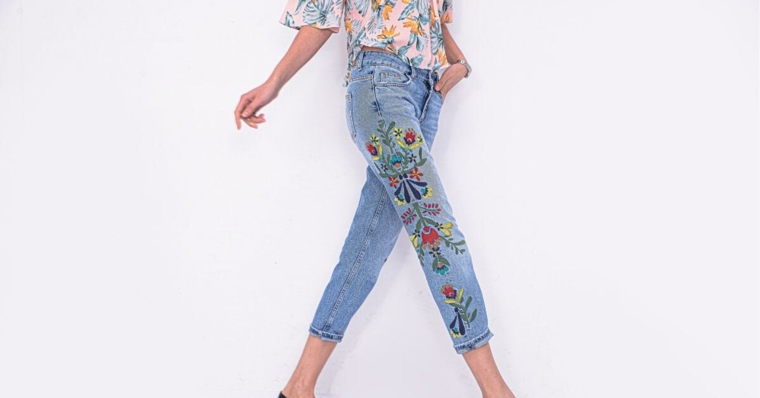Bedruckter Denim ersetzt diesen Herbst offiziell die klassische blaue ...
