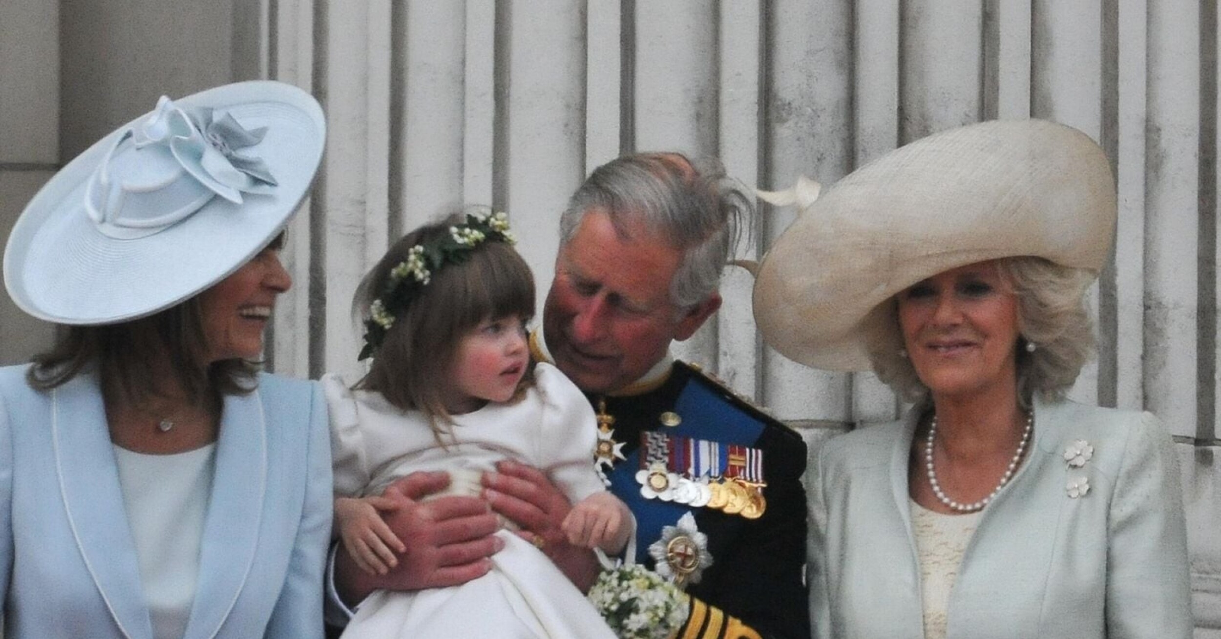 Kate Middletons kleine Brautjungfer ist erwachsen geworden und überragt ...